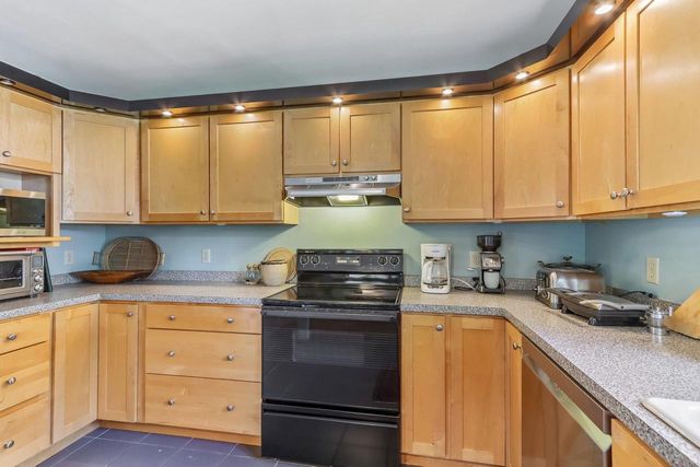 19 Oak Creek Trail, Madison, WI 53717