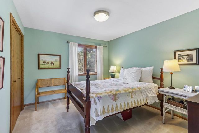 19 Oak Creek Trail, Madison, WI 53717