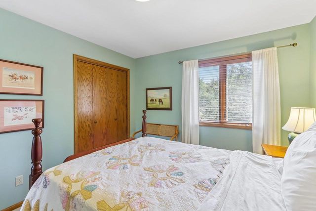 19 Oak Creek Trail, Madison, WI 53717