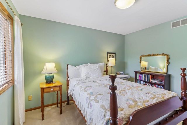 19 Oak Creek Trail, Madison, WI 53717