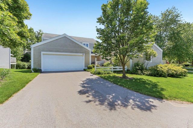 19 Oak Creek Trail, Madison, WI 53717