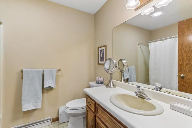 19 Oak Creek Trail, Madison, WI 53717