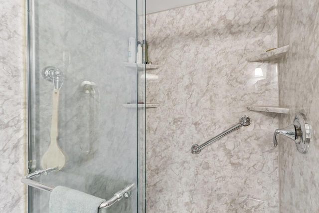 19 Oak Creek Trail, Madison, WI 53717