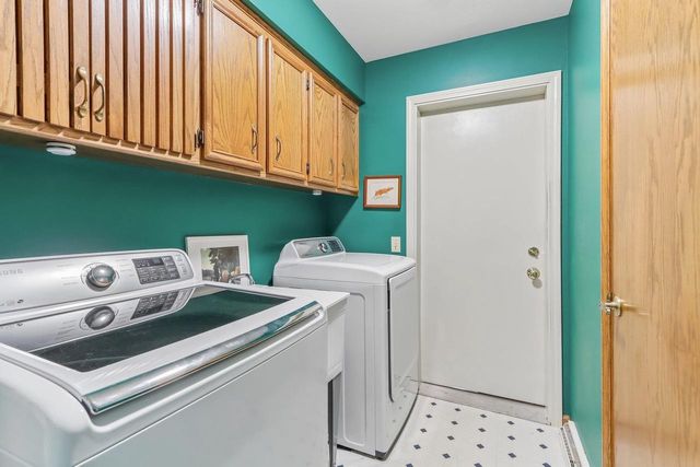 19 Oak Creek Trail, Madison, WI 53717