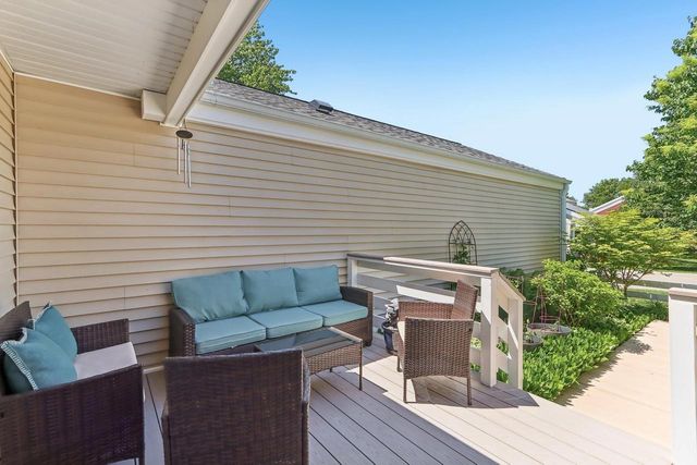 19 Oak Creek Trail, Madison, WI 53717