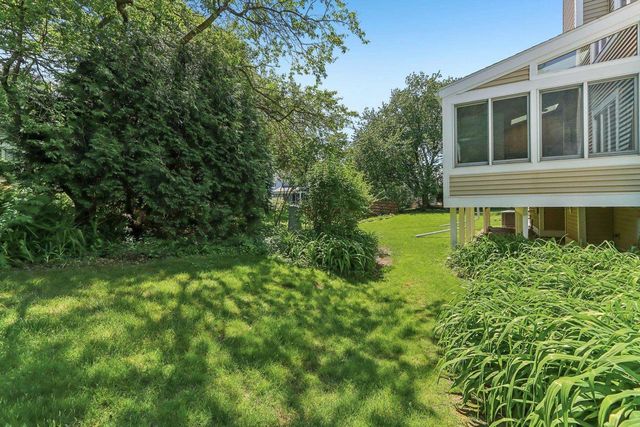 19 Oak Creek Trail, Madison, WI 53717