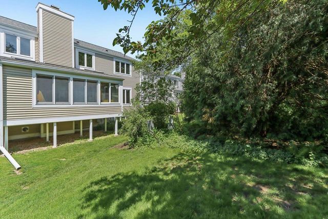 19 Oak Creek Trail, Madison, WI 53717