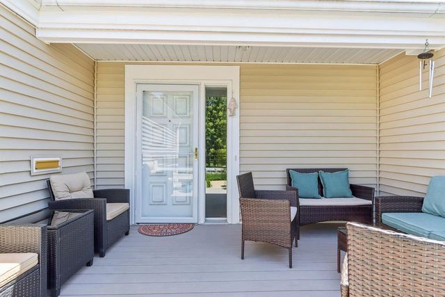 19 Oak Creek Trail, Madison, WI 53717