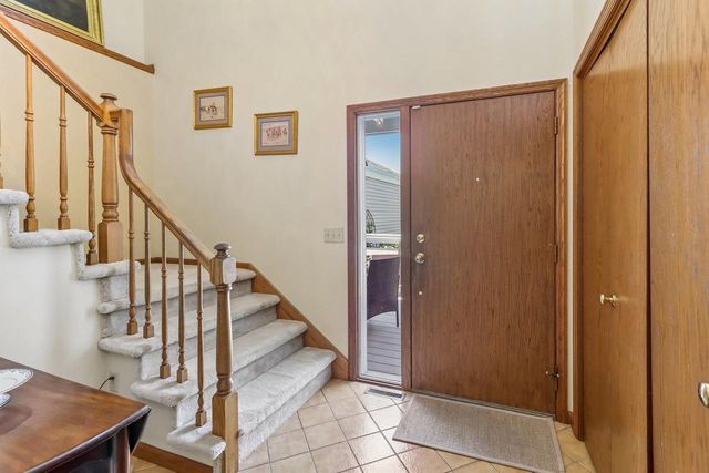 19 Oak Creek Trail, Madison, WI 53717
