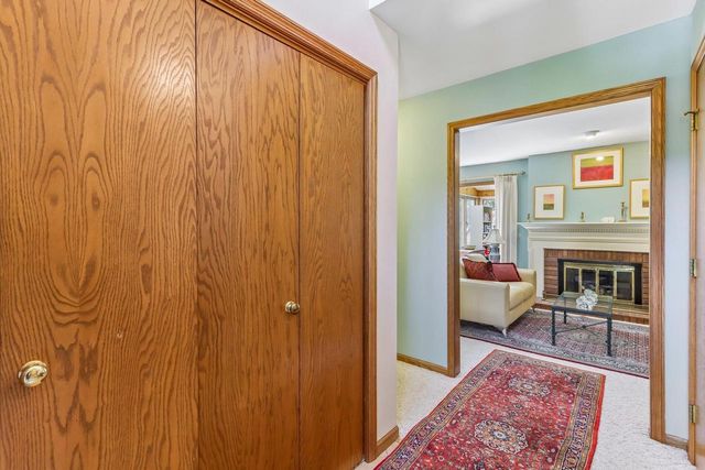 19 Oak Creek Trail, Madison, WI 53717
