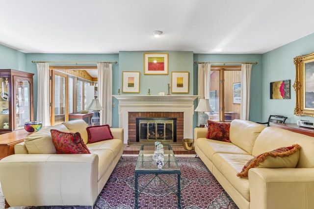19 Oak Creek Trail, Madison, WI 53717