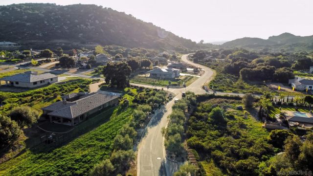 12872 Vineyard Crest Pl 10, Lakeside, CA 92040