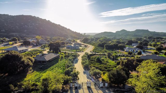12872 Vineyard Crest Pl 10, Lakeside, CA 92040
