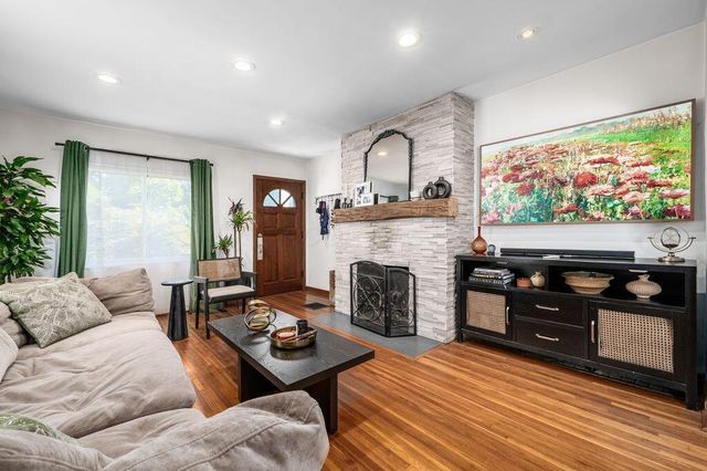 994 W 2nd Avenue, Columbus, OH 43212