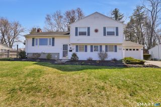 20 Hill Farm Road, Bloomfield, CT 06002
