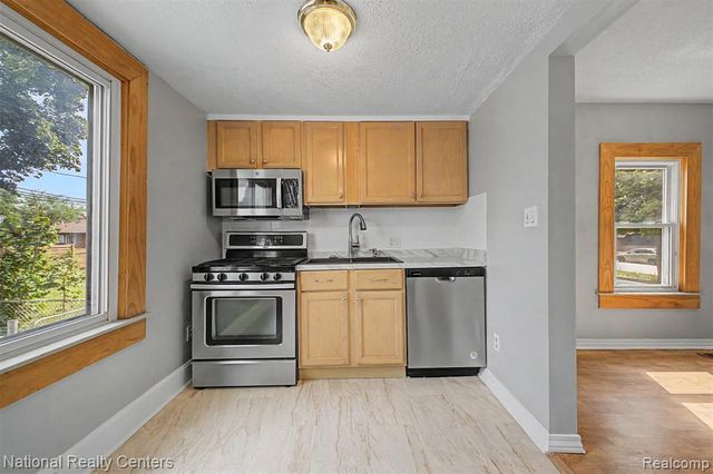 1759 Howard Street, Lincoln Park, MI 48146