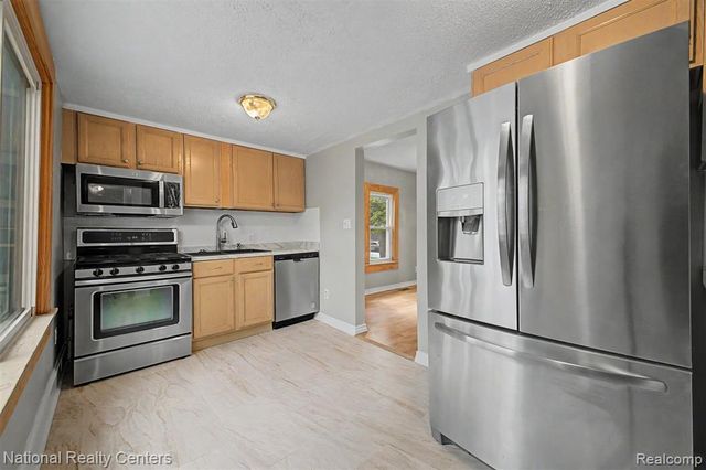 1759 Howard Street, Lincoln Park, MI 48146