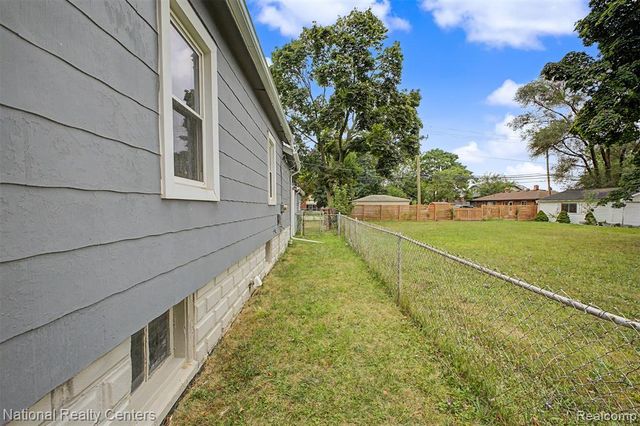 1759 Howard Street, Lincoln Park, MI 48146