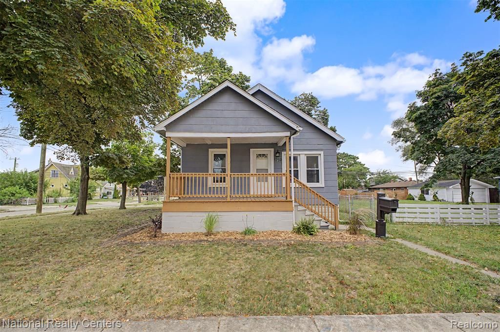 1759 Howard Street, Lincoln Park, MI 48146