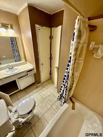 3302 E Dutchman Circle, Bellevue, NE 68123