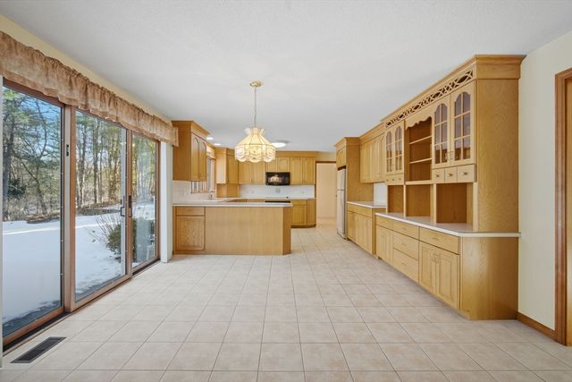 53 Ashford Rd, Longmeadow, MA 01106