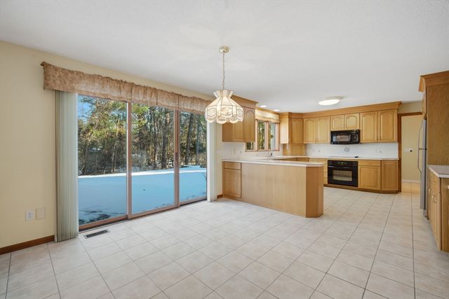 53 Ashford Rd, Longmeadow, MA 01106