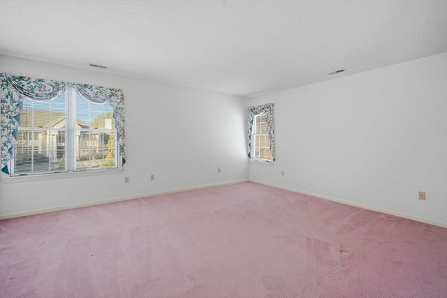 53 Ashford Rd, Longmeadow, MA 01106