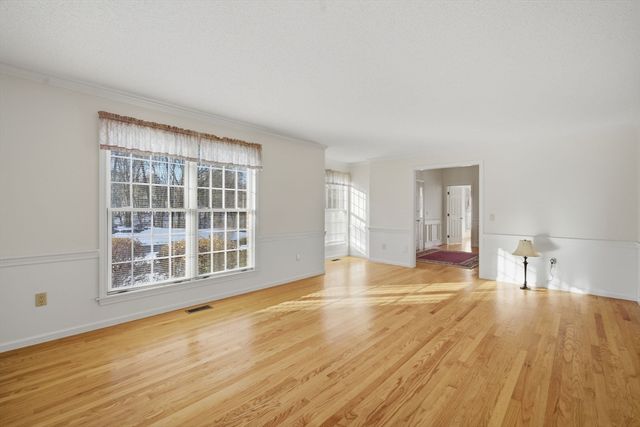 53 Ashford Rd, Longmeadow, MA 01106