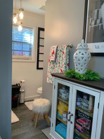 210 E Whatley Rd, White Oak, TX 75693