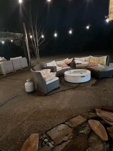 210 E Whatley Rd, White Oak, TX 75693