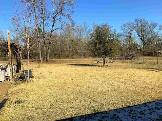 210 E Whatley Rd, White Oak, TX 75693