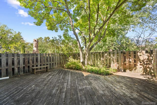 42948 Richards Court 5, Northville Township, MI 48167