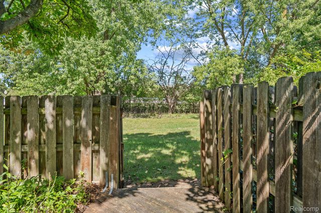 42948 Richards Court 5, Northville Township, MI 48167