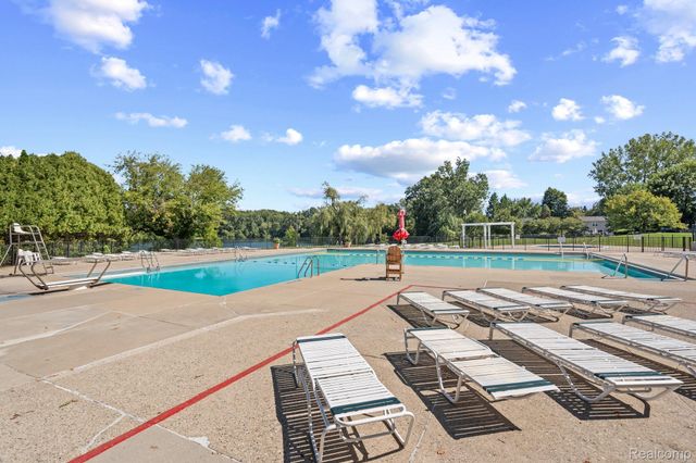 42948 Richards Court 5, Northville Township, MI 48167