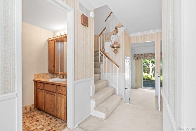 42948 Richards Court 5, Northville Township, MI 48167