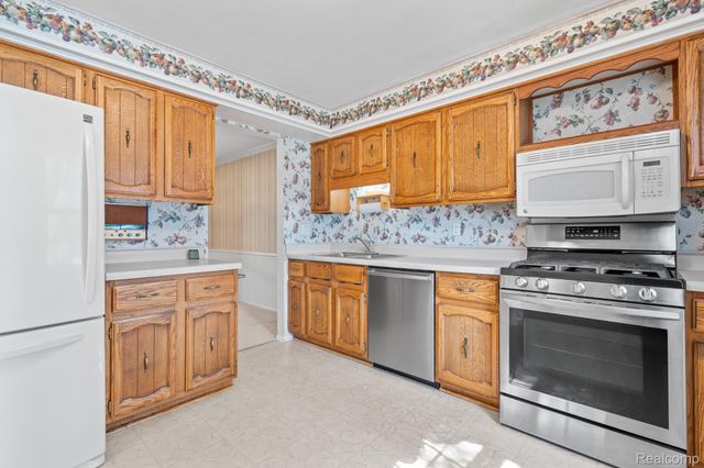 42948 Richards Court 5, Northville Township, MI 48167