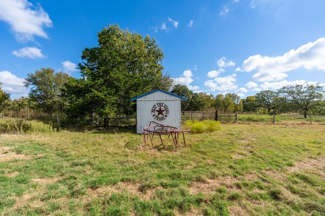 4003 State Highway 159, La Grange, TX 78945