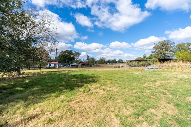 4003 State Highway 159, La Grange, TX 78945