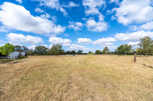 4003 State Highway 159, La Grange, TX 78945