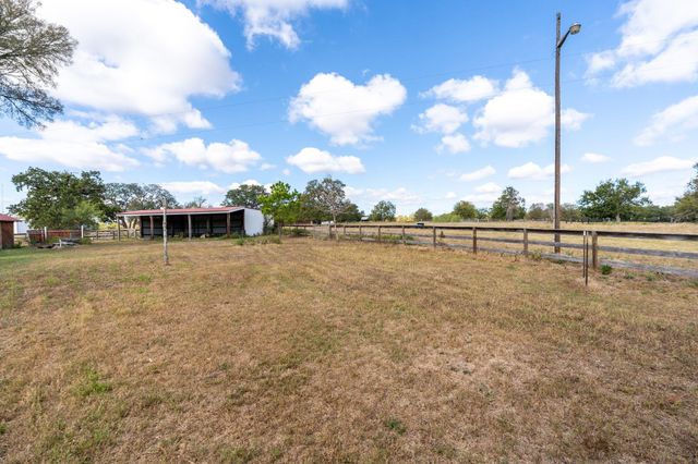4003 State Highway 159, La Grange, TX 78945