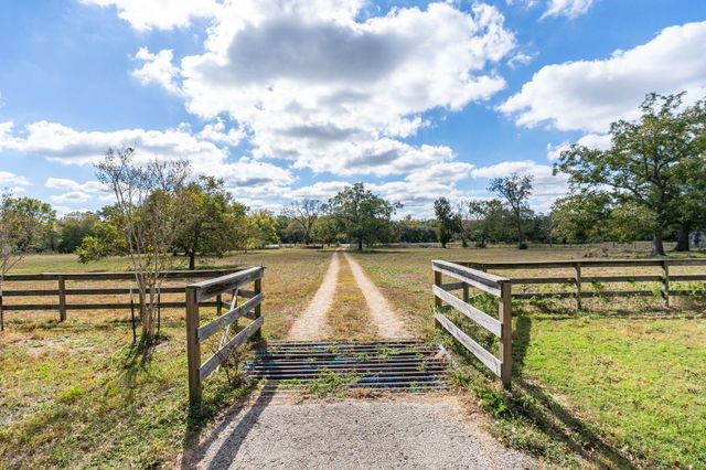 4003 State Highway 159, La Grange, TX 78945