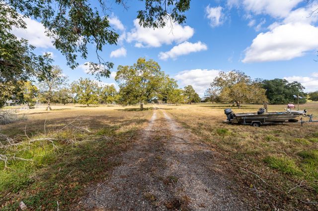 4003 State Highway 159, La Grange, TX 78945