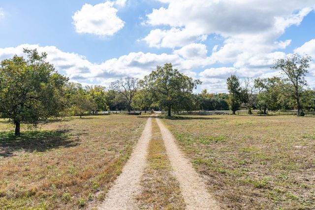 4003 State Highway 159, La Grange, TX 78945