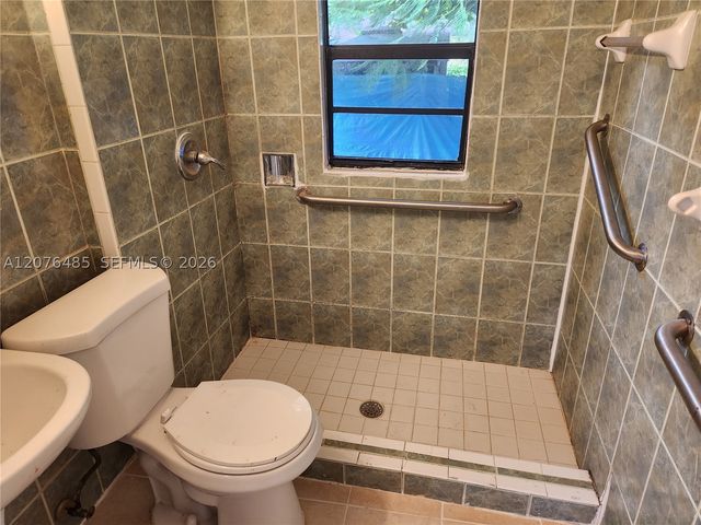 2129 NW 44th St 2129, Miami, FL 33142