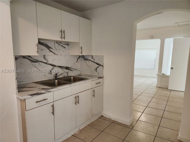 2129 NW 44th St 2129, Miami, FL 33142