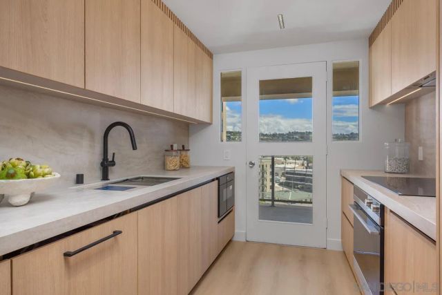 939 Coast 17D, La Jolla, CA 92037