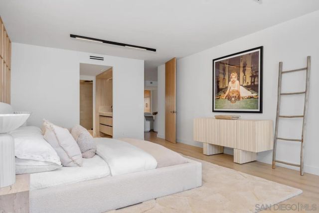 939 Coast 17D, La Jolla, CA 92037