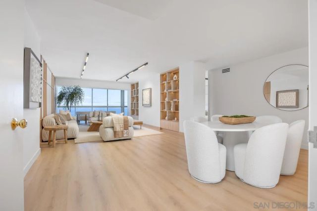 939 Coast 17D, La Jolla, CA 92037