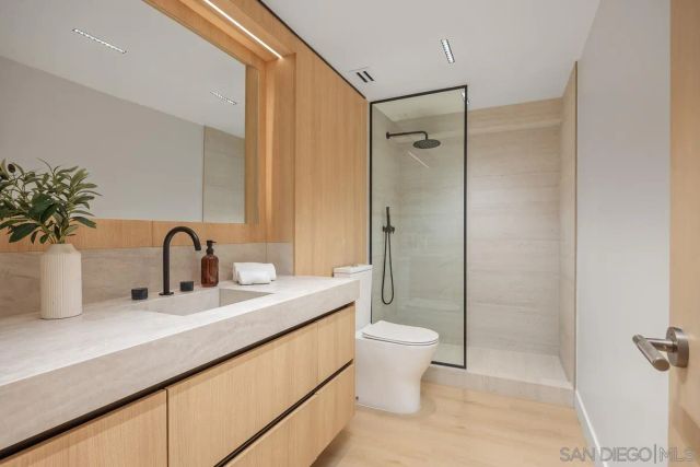 939 Coast 17D, La Jolla, CA 92037