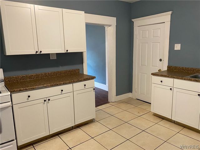 260 Humboldt Parkway, Buffalo, NY 14214